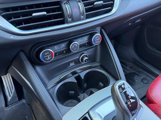 Used 2023 Alfa Romeo Stelvio Veloce AWD/4WD image 46