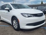 Used 2017 Chrysler Pacifica Touring image 3