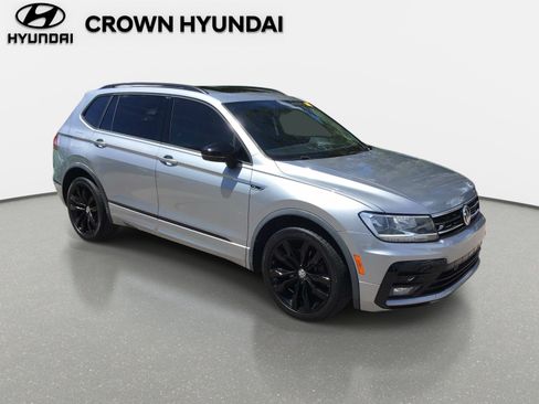Used 2021 Volkswagen Tiguan SE R-Line FWD image 3