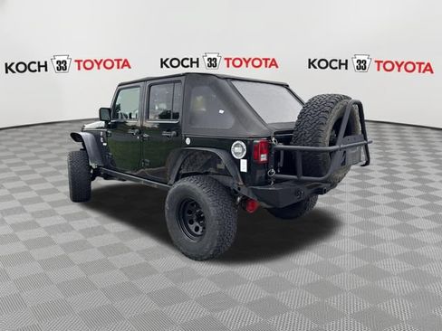 Used 2017 Jeep Wrangler Unlimited Rubicon AWD/4WD image 6