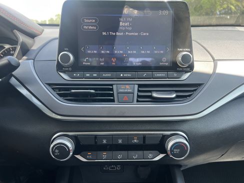Used 2024 Nissan Altima 2.5 SR FWD image 4