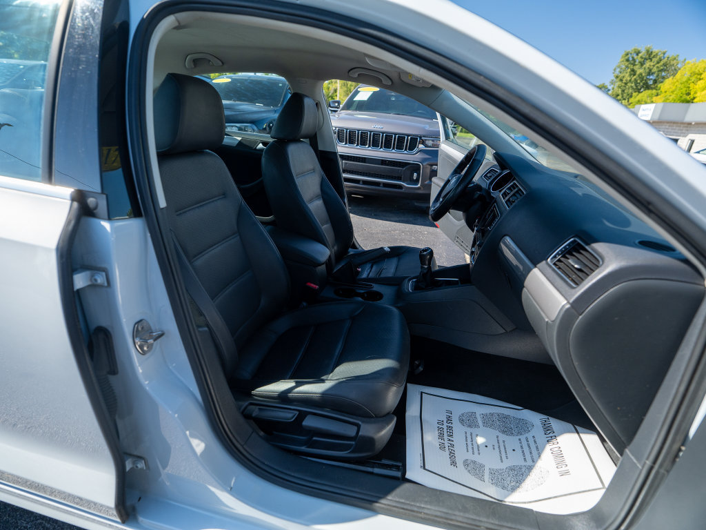Used 2017 Volkswagen Jetta S w/ Jetta S Cold Weather Package FWD image 23