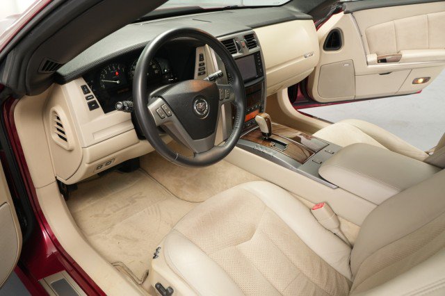 Used 2006 Cadillac XLR V RWD image 24