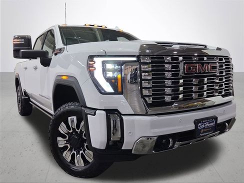 Used 2025 GMC Sierra 3500 Denali w/ Denali Reserve Package image 7