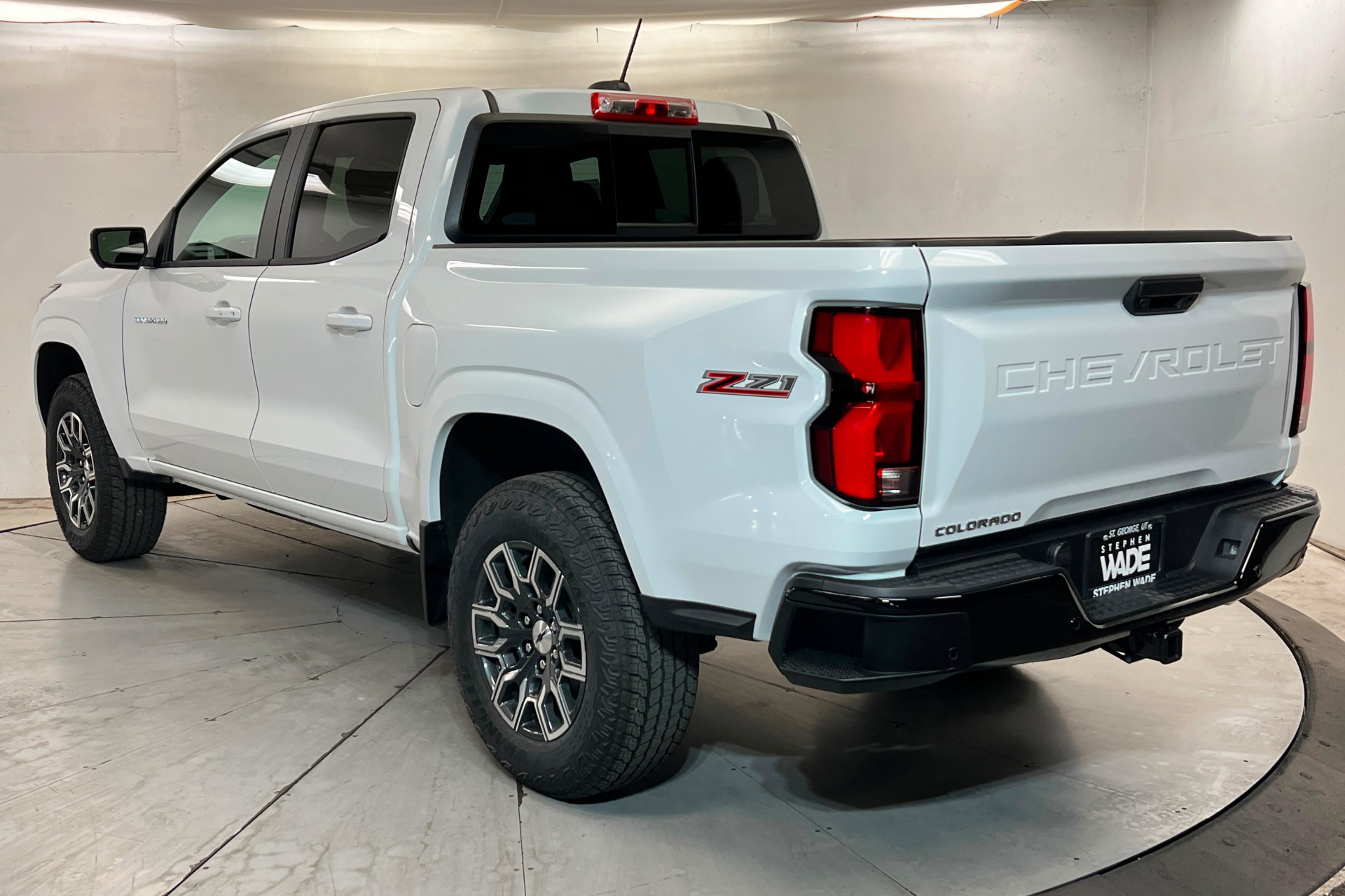 New 2026 Chevrolet Colorado Z71 w/ Technology Package AWD/4WD image 3