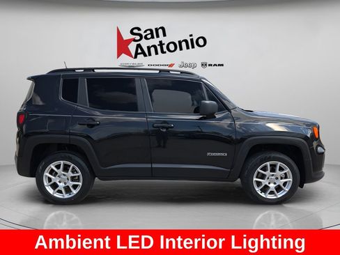 Certified 2023 Jeep Renegade Latitude w/ Premium Group AWD/4WD image 9
