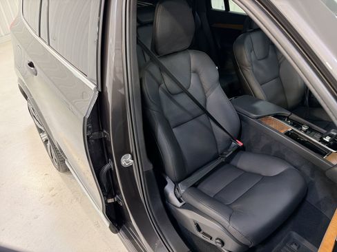 Used 2024 Volvo XC90 B5 Plus image 29