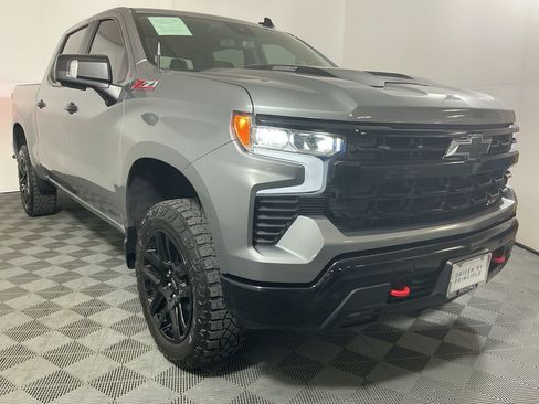 Used 2024 Chevrolet Silverado 1500 LT Trail Boss w/ Convenience Package II image 4