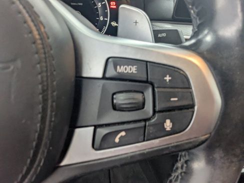 Used 2018 BMW M550i xDrive image 21