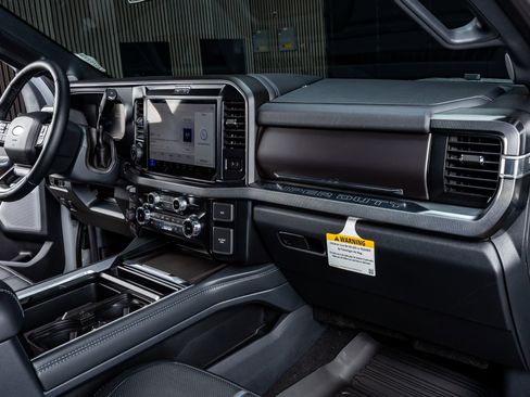 Used 2026 Ford F450 Platinum w/ FX4 Off-Road Package image 18