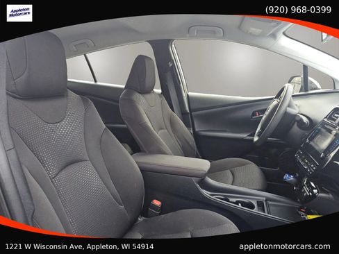 Used 2019 Toyota Prius LE image 24