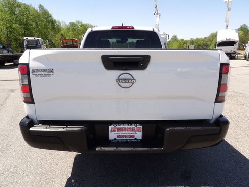 Used 2022 Nissan Frontier S image 6
