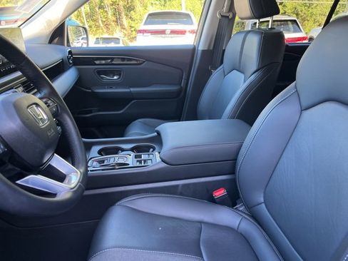 Used 2025 Honda Pilot EX-L image 9