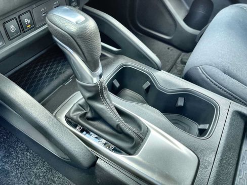 Used 2024 Nissan Frontier SV w/ SV Convenience Package RWD image 25