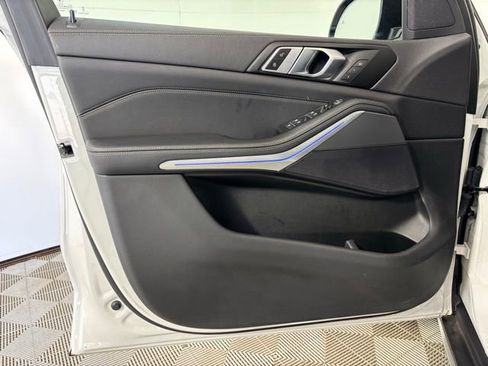 Used 2023 BMW X5 xDrive40i w/ Parking Assistance Package AWD/4WD image 10
