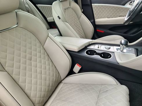 Used 2022 Genesis G70 3.3T w/ Sport Prestige Package AWD/4WD image 10