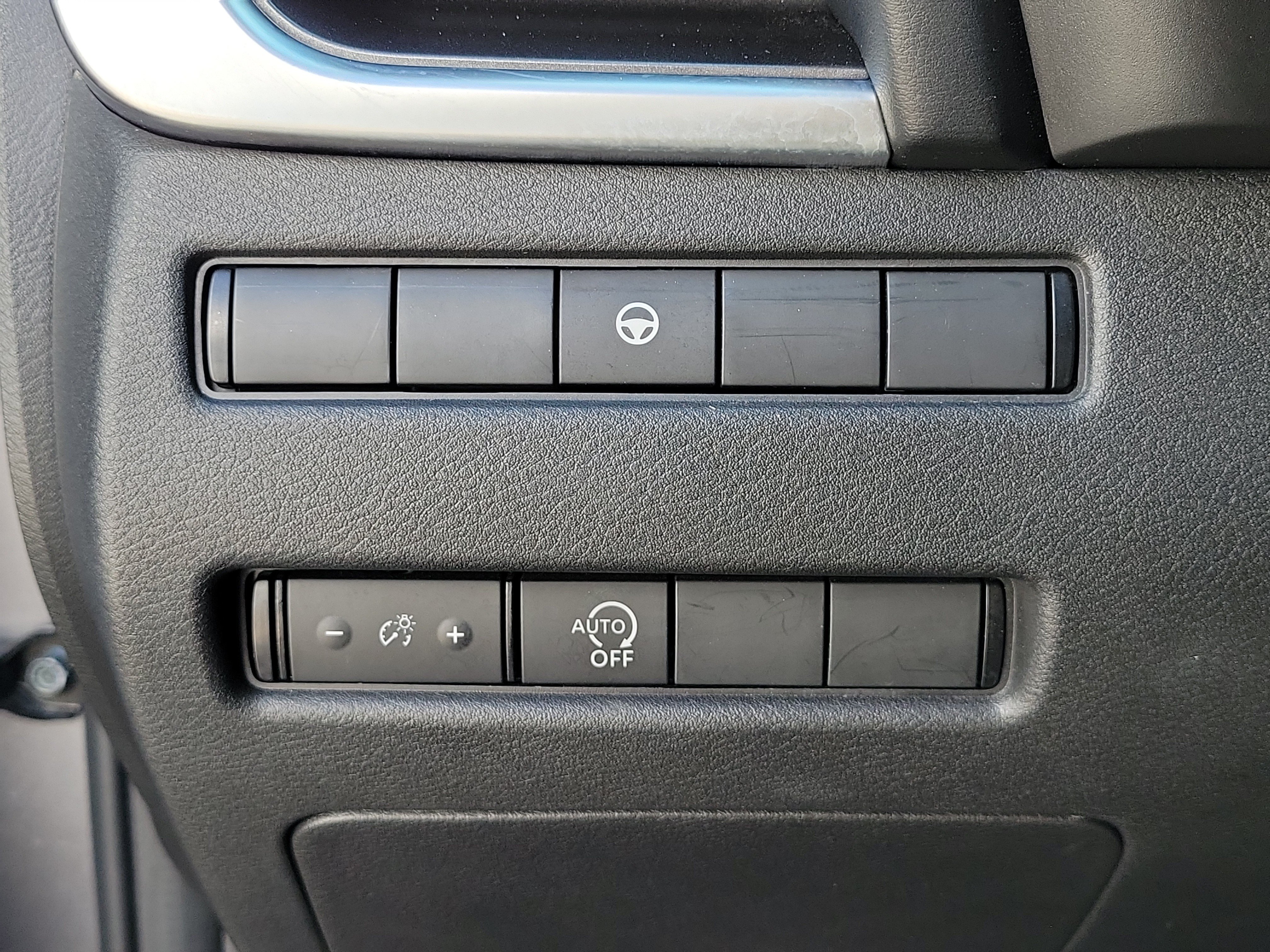Used 2023 Nissan Rogue SV FWD image 22