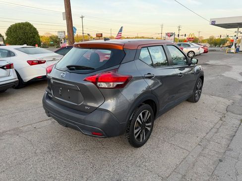 Used 2019 Nissan Kicks SV image 5