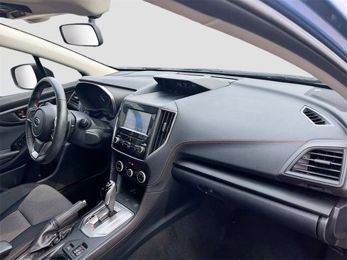 Used 2022 Subaru Crosstrek 2.0i Premium w/ Moonroof Package image 28