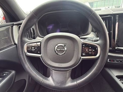 Certified 2024 Volvo XC60 B5 Ultimate w/ Climate Package image 9