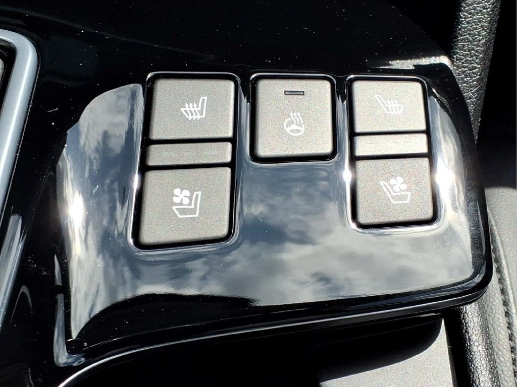 Used 2025 Kia Sportage SX AWD/4WD image 23