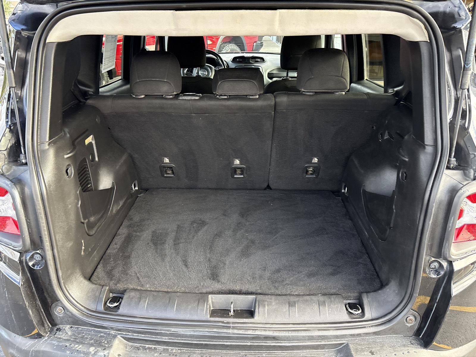 Used 2022 Jeep Renegade Latitude AWD/4WD image 11