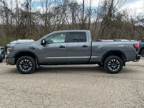 Used 2021 Nissan Titan PRO-4X w/ Pro-4x Convenience Package image 3