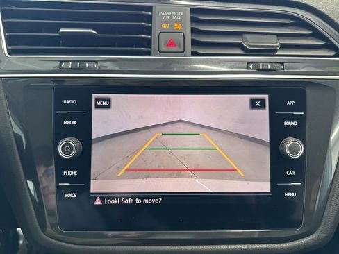 Used 2019 Volkswagen Tiguan SE w/ Panoramic Sunroof Package image 45