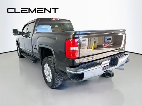 Used 2018 GMC Sierra 3500 SLT w/ Duramax Plus Package image 10
