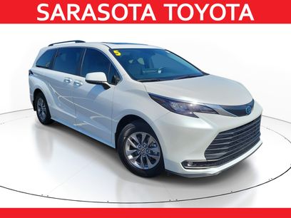 Used 2025 Toyota Sienna XLE