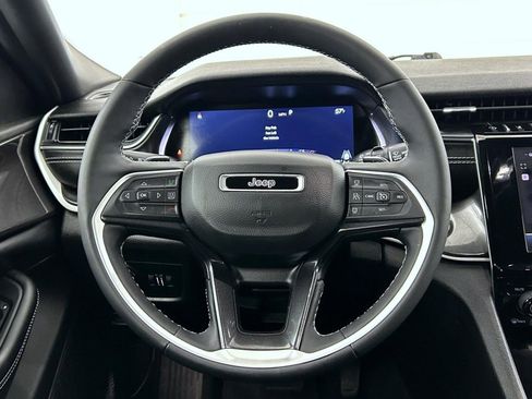 Used 2023 Jeep Grand Cherokee L Altitude image 11