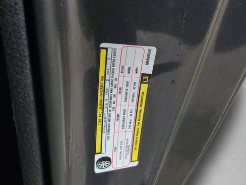 Used 2019 Dodge Challenger SXT image 32