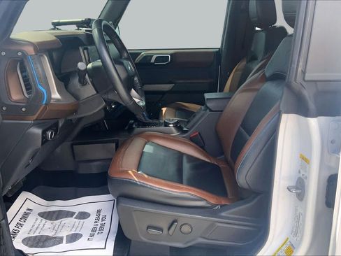 Used 2023 Ford Bronco Outer Banks w/ Sasquatch Package AWD/4WD image 8