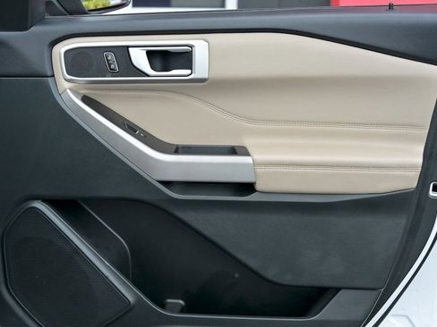 Used 2023 Ford Explorer XLT w/ Equipment Group 202A image 18