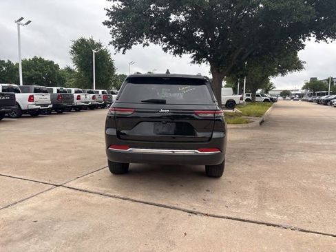 Certified 2022 Jeep Grand Cherokee Limited 4xe w/ Luxury Tech Group II AWD/4WD image 6