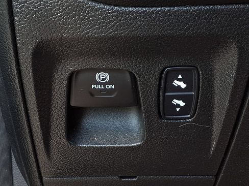 Used 2023 RAM 1500 Big Horn AWD/4WD image 9