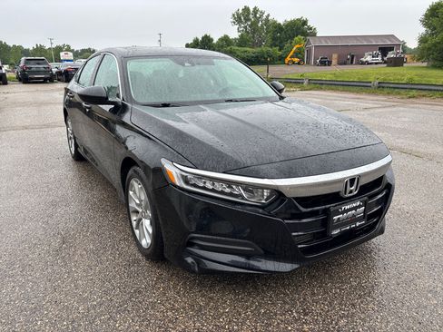 Used 2019 Honda Accord LX image 2