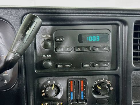 Used 2004 Chevrolet Silverado 2500 W/T RWD image 12