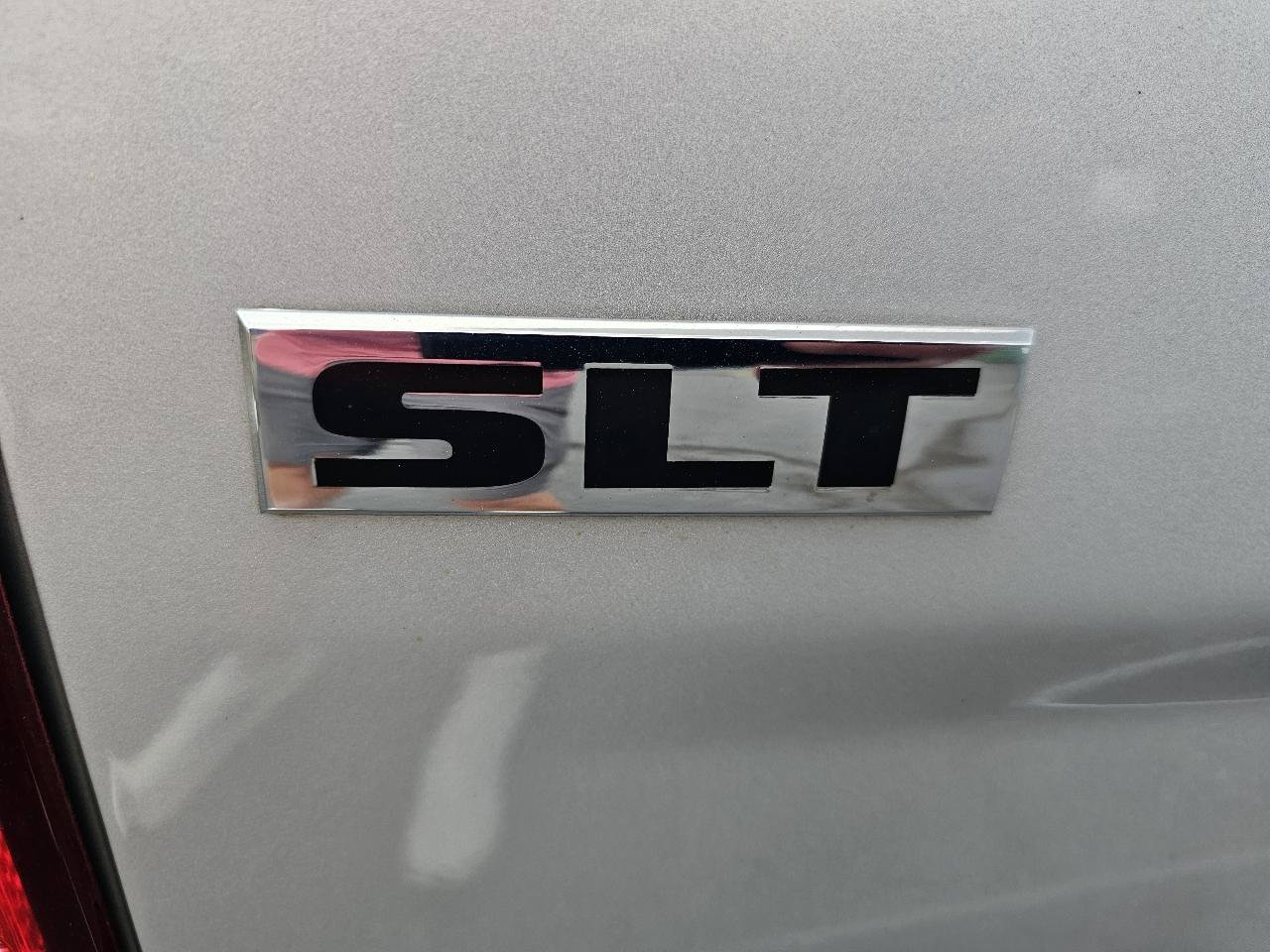 Used 2019 RAM 1500 Classic SLT w/ Luxury Group AWD/4WD image 32