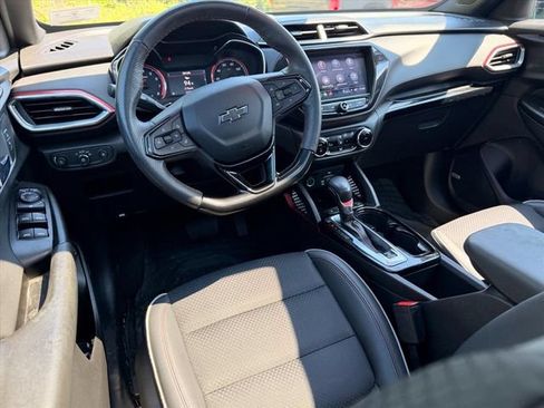 Used 2022 Chevrolet TrailBlazer RS w/ Sun and Liftgate Package AWD/4WD image 12