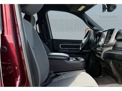 Used 2024 RAM 2500 Big Horn AWD/4WD image 13