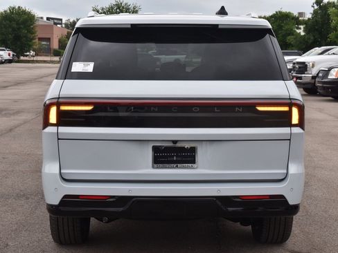 New 2026 Lincoln Navigator L Black Label AWD/4WD image 8