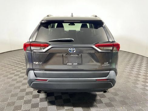 Used 2021 Toyota RAV4 LE AWD/4WD image 12