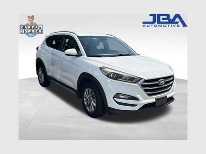 Used 2017 Hyundai Tucson SE w/ SE Popular Package 02