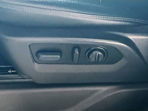 Used 2022 GMC Sierra 3500 Denali w/ Denali Ultimate Package image 13