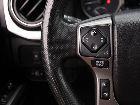 Used 2021 Toyota Tacoma SR5 RWD image 11