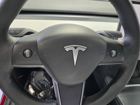 Used 2024 Tesla Model Y Long Range AWD/4WD image 15