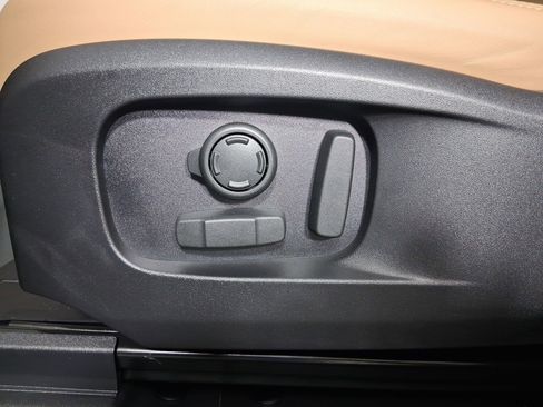 New 2026 Land Rover Defender 110 S image 14