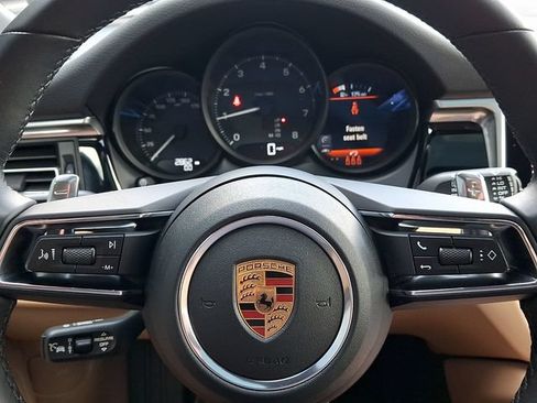 Certified 2026 Porsche Macan AWD/4WD image 23