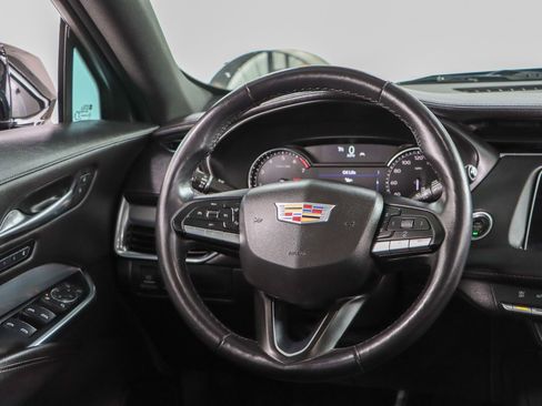 Used 2021 Cadillac XT4 Premium Luxury image 12